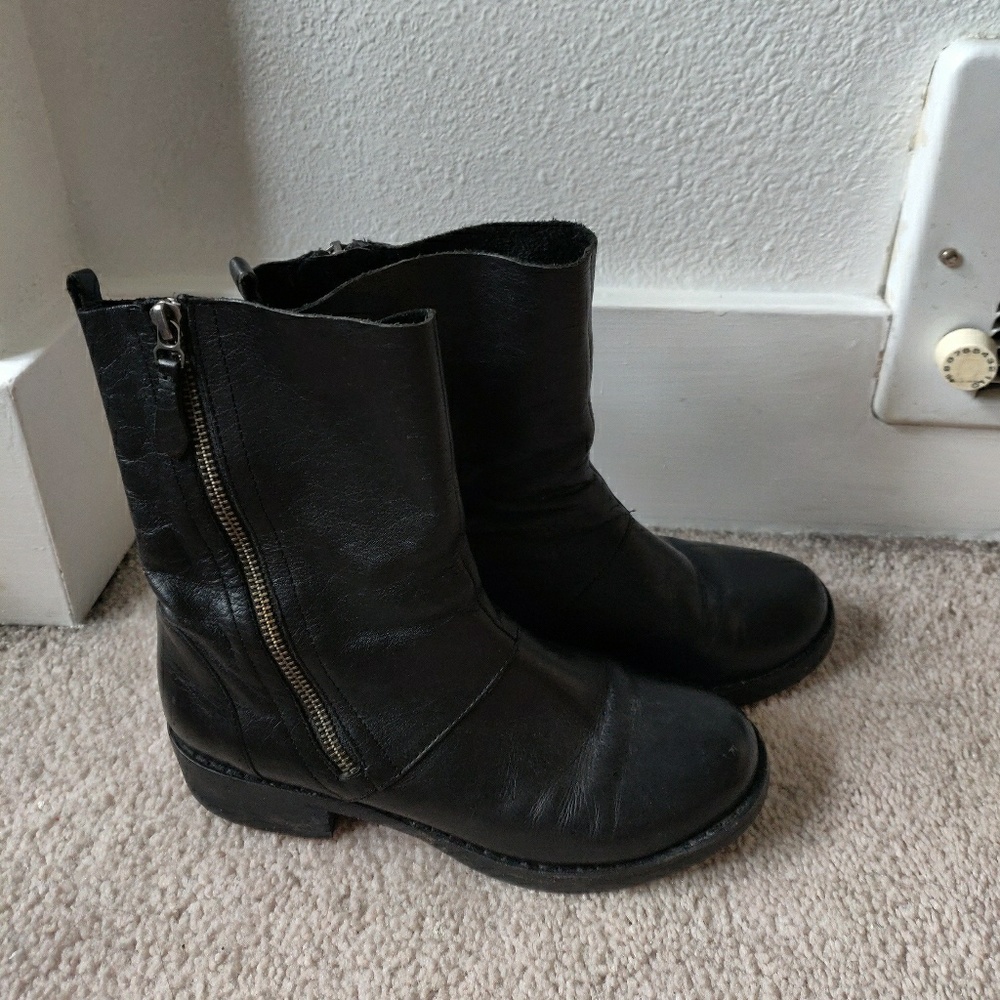 Eileen Fisher Alfa mid-calf leather boots  US5.5